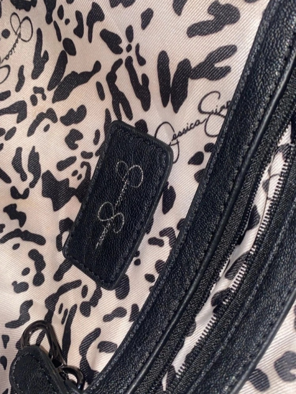 Jessica Simpson purser